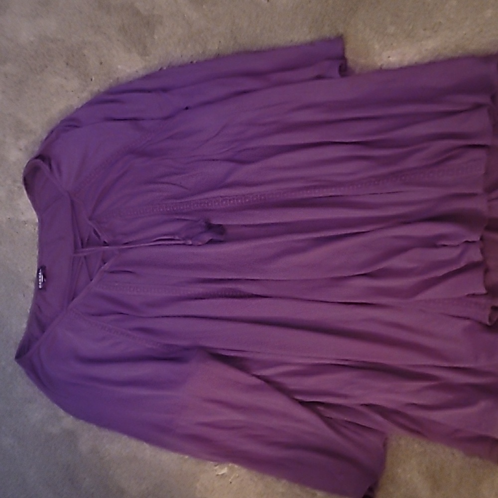 2x Hannah top